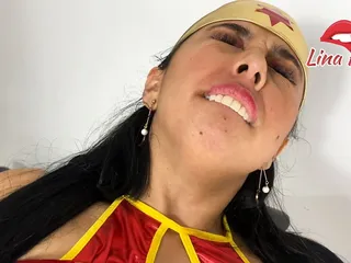 Lina Henao Dresses Up As A Wonder Woman To Dedicate A Squirt To Her #1 Fan free video